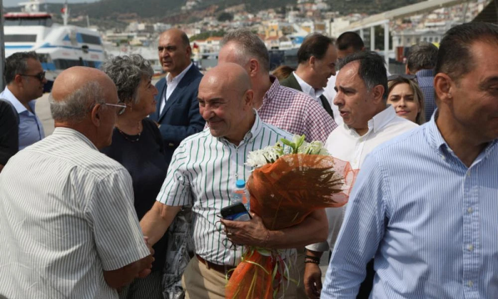 Συμφωνία ειρήνης και φιλίας υπέγραψαν οι δήμαρχοι Μυτιλήνης και Σμύρνης